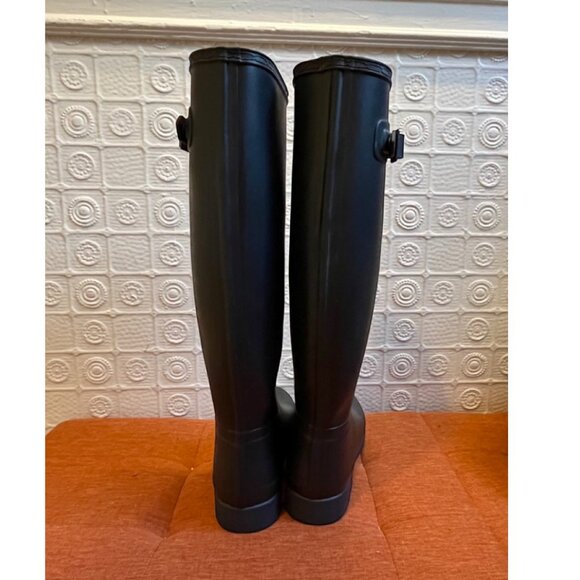 Hunter Refined Tall Rain Boots in Navy | Size 9 (US) - Picture 8 of 13